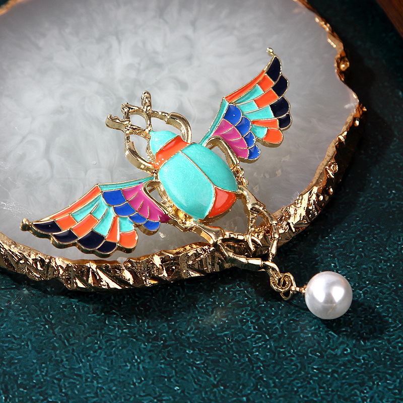 Winged Scarab Brooch Colorful  - Vintage Fashion Revival recension och pris