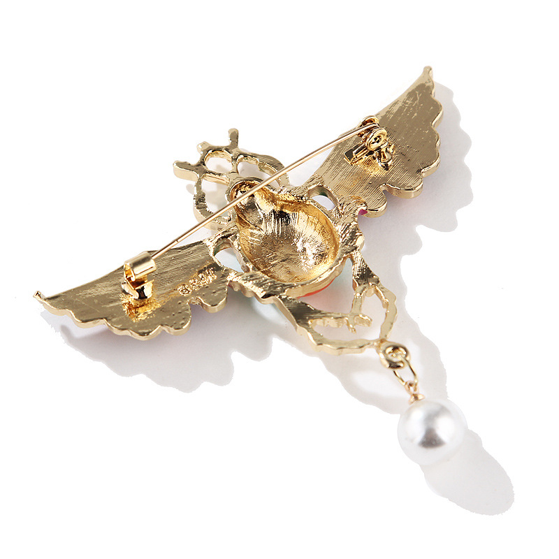 Winged Scarab Brooch Colorful  - Vintage Fashion Revival recension och pris