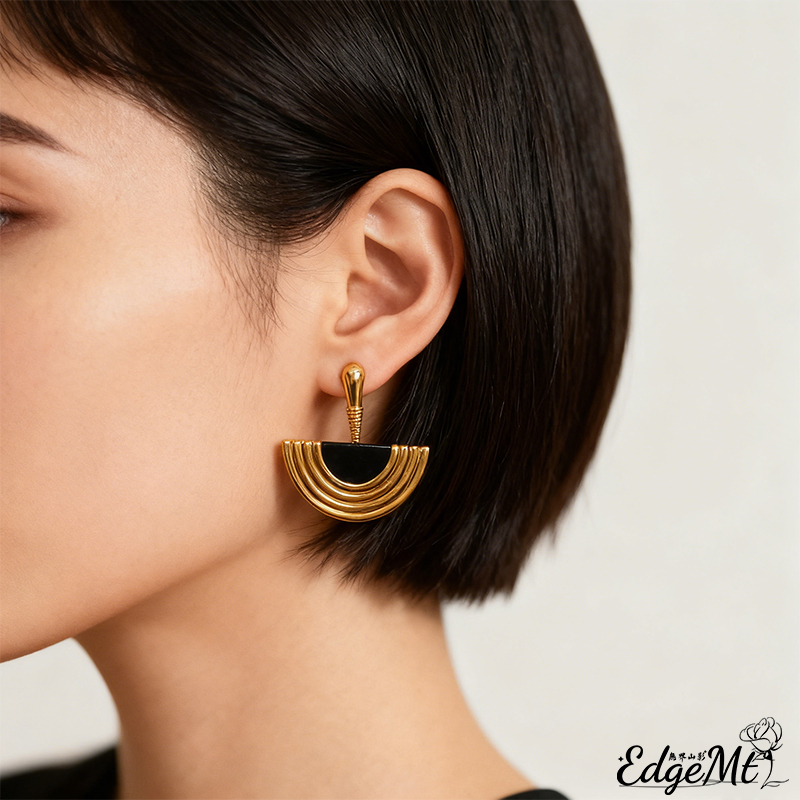 English: Retro Revival! Geomet - Vintage Fashion Revival recension och pris